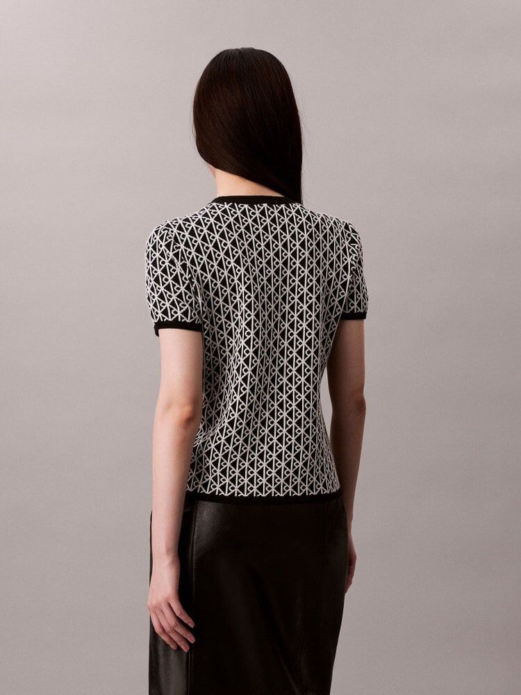 Calvin Klein - Áo tay ngắn dệt kim nữ Allover Emblem Logo Baby Tee