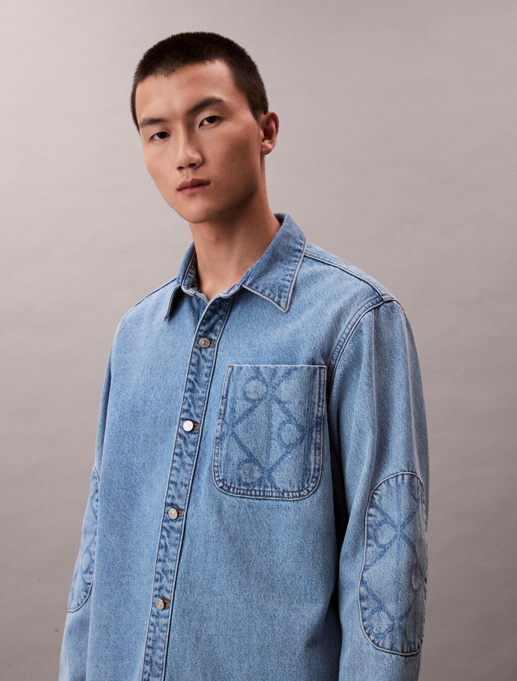 Calvin Klein - Áo sơ mi tay dài nam CK Emblem 90s Denim Overshirt