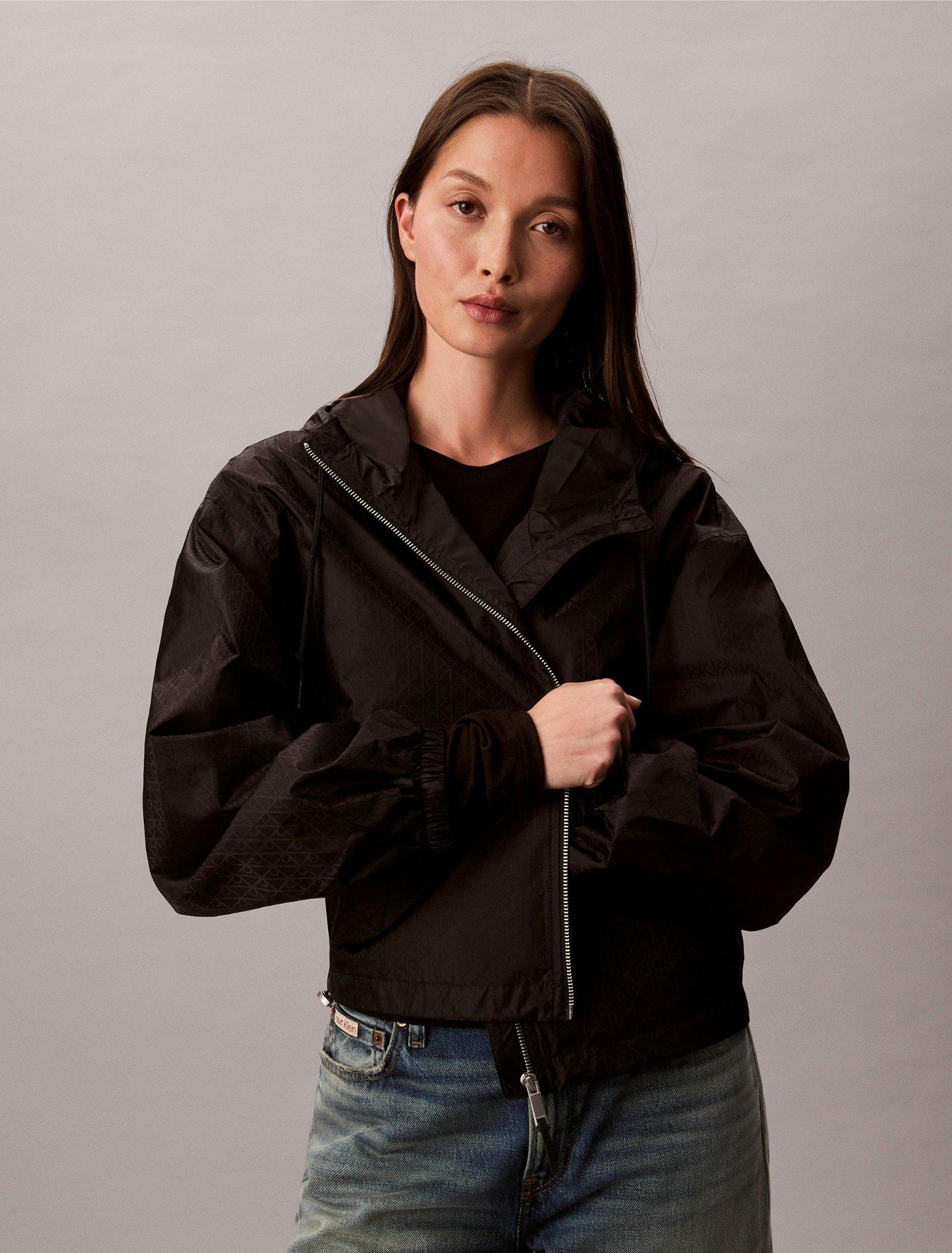 Calvin Klein - Áo khoác gió nữ Emblem Logo Jacquard Windbreaker