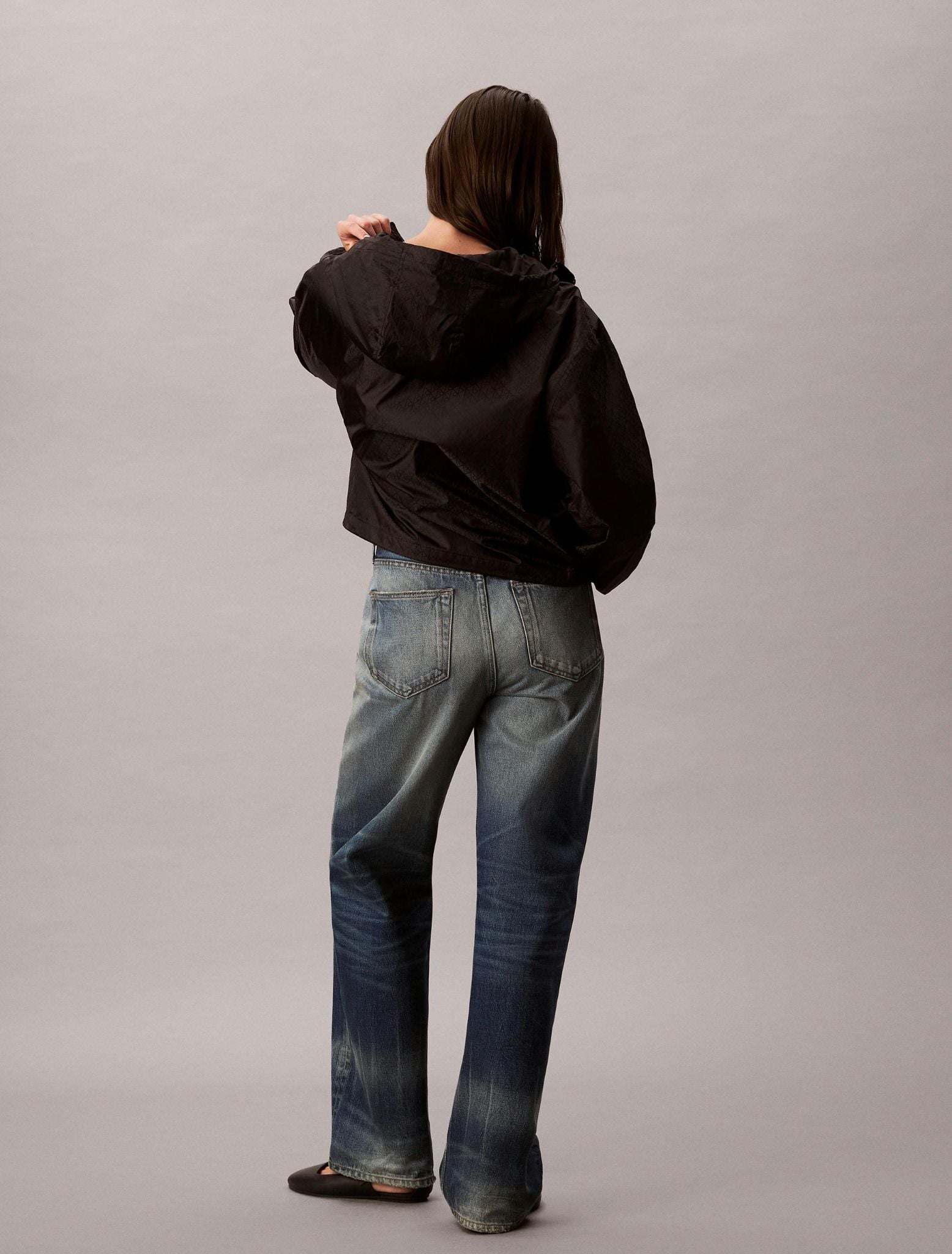 Calvin Klein - Áo khoác gió nữ Emblem Logo Jacquard Windbreaker