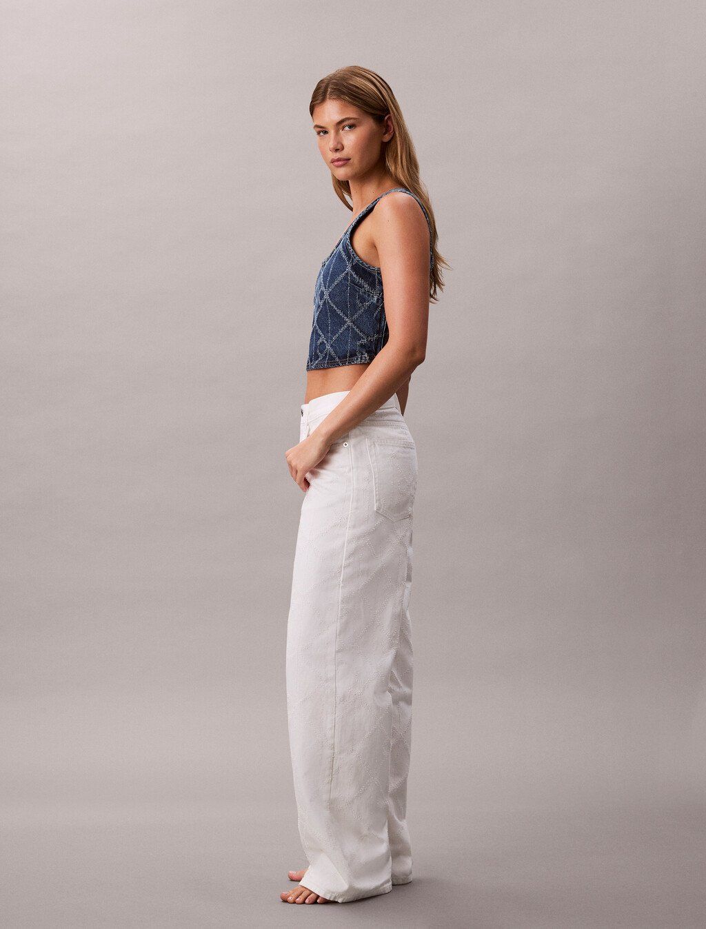 Calvin Klein - Quần jeans ống đứng nữ Allover Monogram Low Rise Baggy Jeans