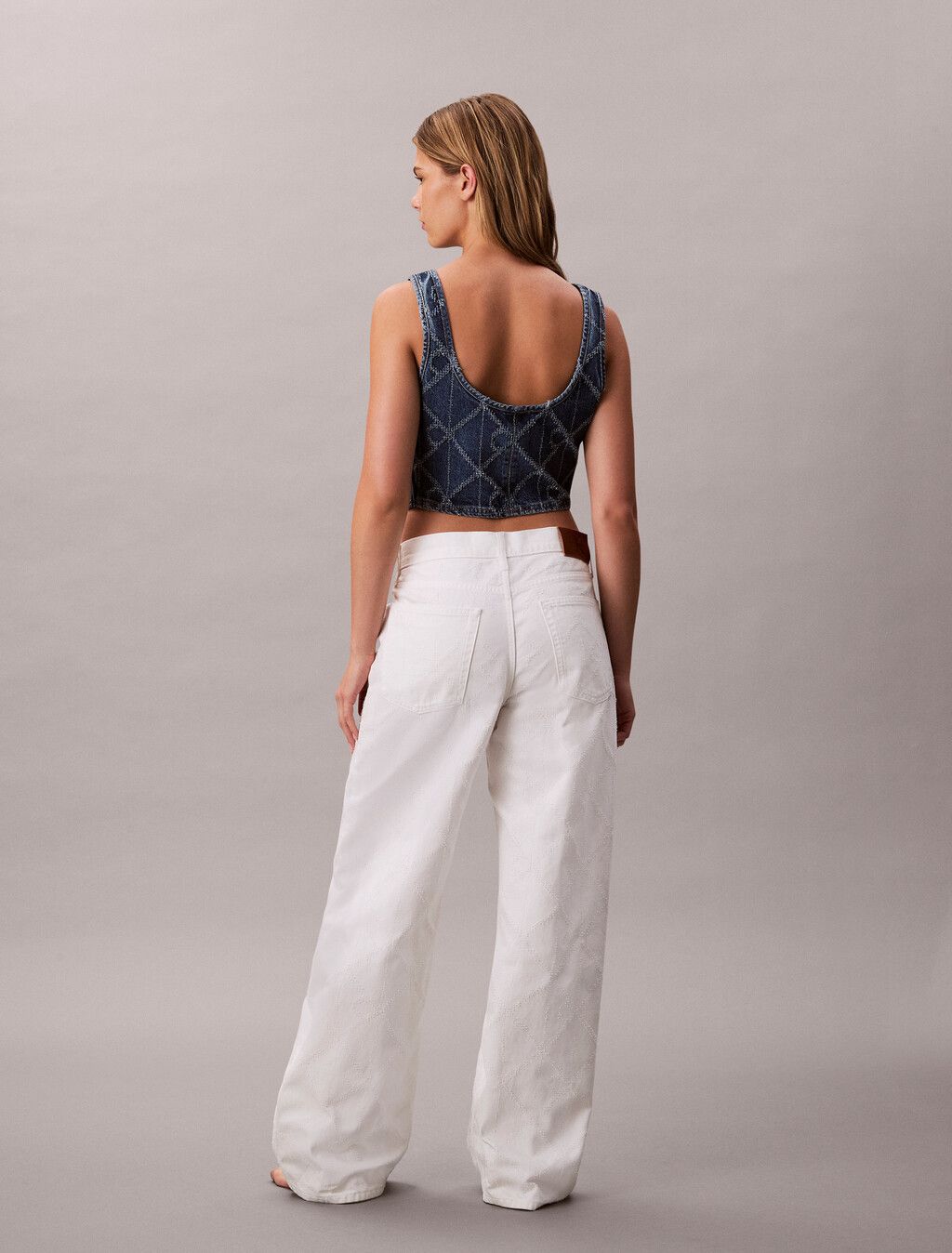 Calvin Klein - Quần jeans ống đứng nữ Allover Monogram Low Rise Baggy Jeans