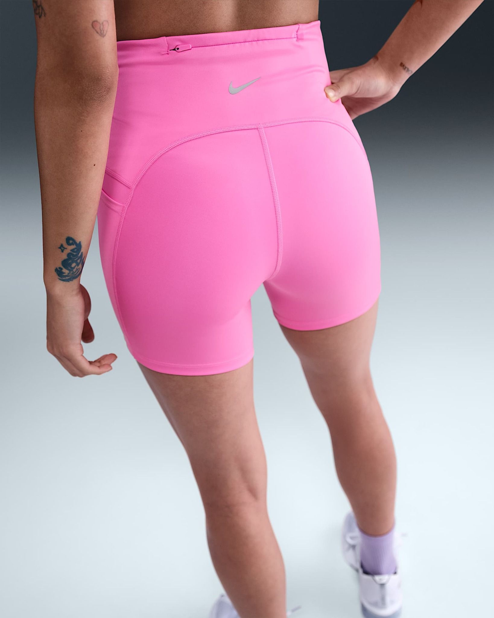 Nike - Quần lửng ống bó thể thao Nữ Nike Swift Women's High-Waisted Tight Running Shorts with Pockets