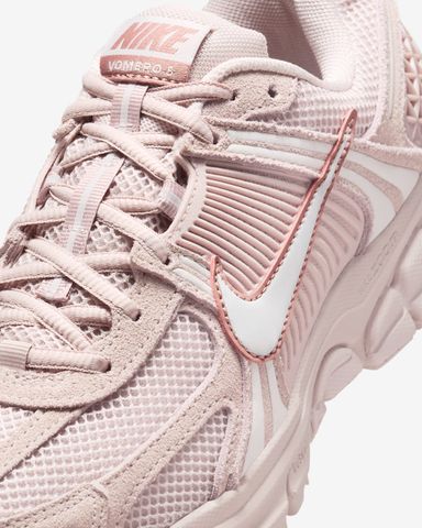 Nike - Giày thời trang thể thao Nữ Zoom Vomero 5 Women's Shoe with Reflective Design Accents