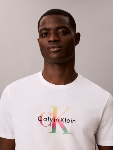 Calvin Klein - Áo Thun Tay Ngắn Nam Monogram Pride T-Shirt