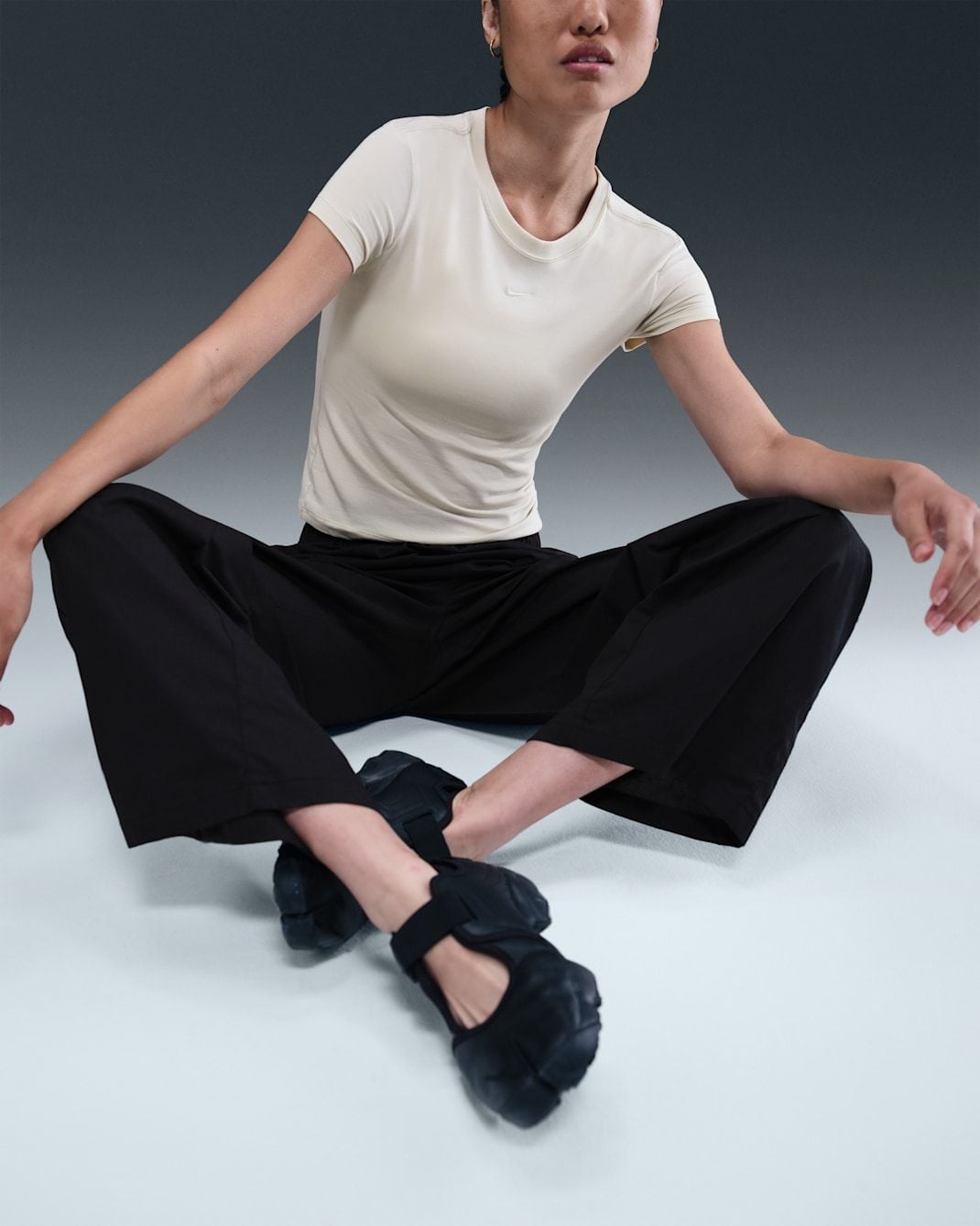 Nike - Áo tay ngắn thể thao Nữ Sportswear Chill Knit Women's T-shirt