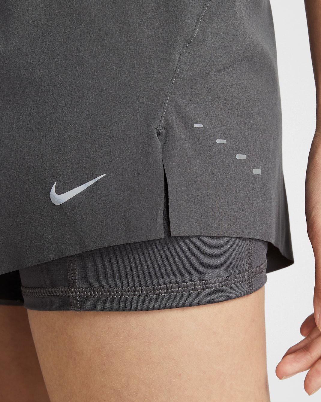 Nike - Quần ngắn thể thao Nữ Swift Women's Dri-FIT Mid-Rise 2-in-1 Running Shorts