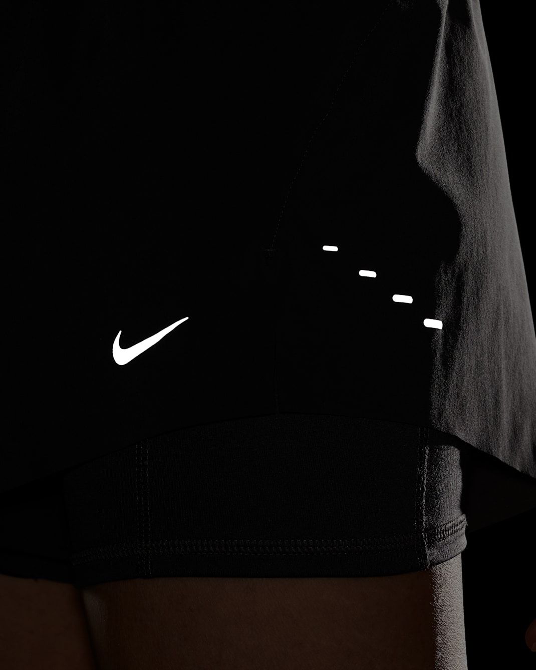 Nike - Quần ngắn thể thao Nữ Swift Women's Dri-FIT Mid-Rise 2-in-1 Running Shorts