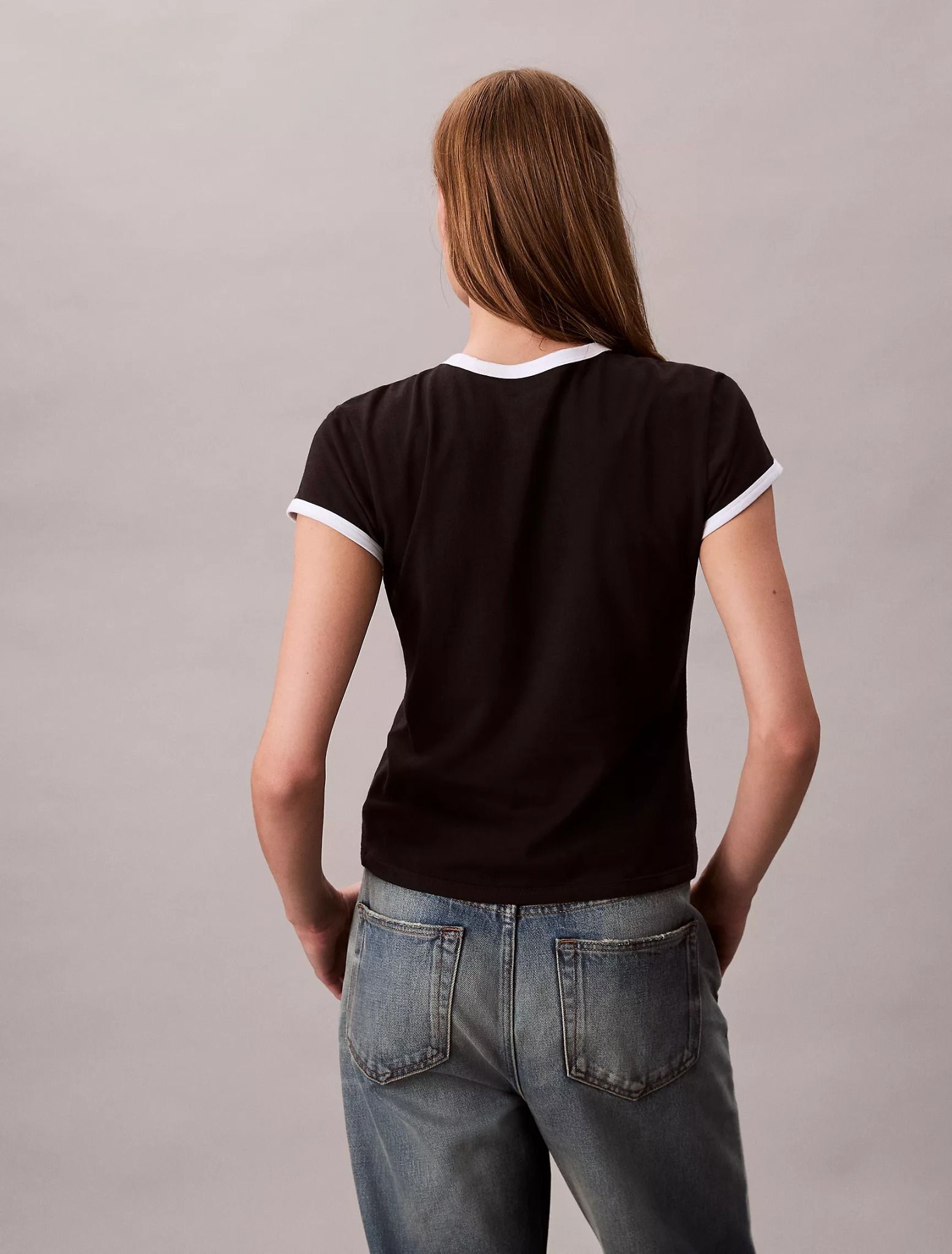 Calvin Klein - Áo thun thời trang nữ 1968 Logo Graphic Baby Tee