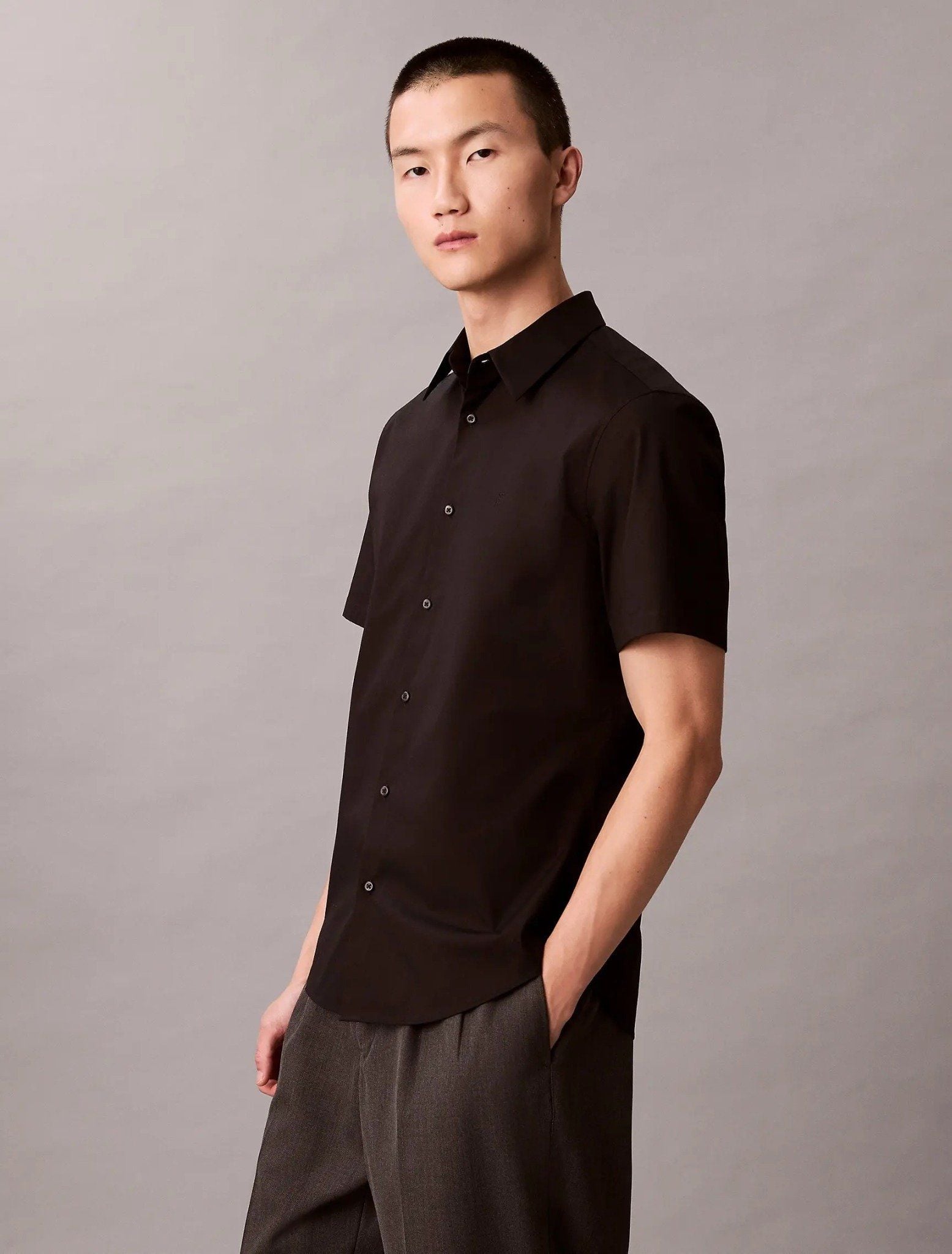 Calvin Klein - Áo sơ mi tay ngắn nam CK Solid Stretch Slim Shirt