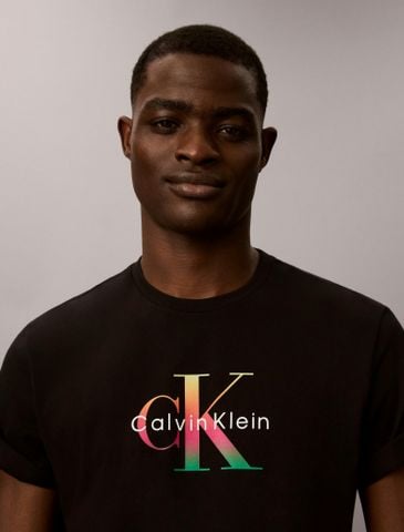 Calvin Klein - Áo Thun Tay Ngắn Nam Monogram Pride T-Shirt