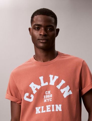 Calvin Klein - Áo Thun Tay Ngắn Nam Calvin College Graphic