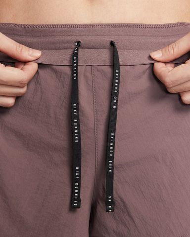 Nike - Quần Ngắn Chạy Bộ Nữ Swift Uv Repel High Rise Shorts