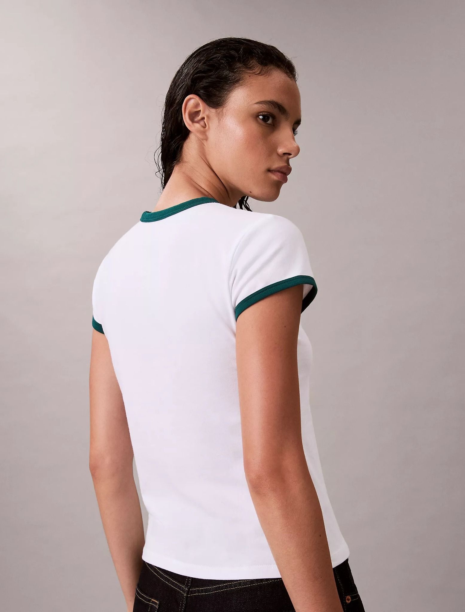 Calvin Klein - Áo thun thời trang nữ 1968 Logo Graphic Baby Tee