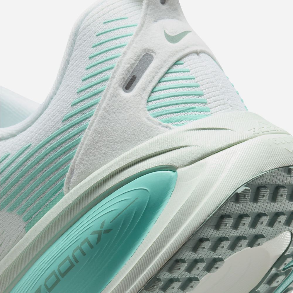 Nike - Giày chạy bộ Nữ Women's Vomero 18 Running Shoes - Mint