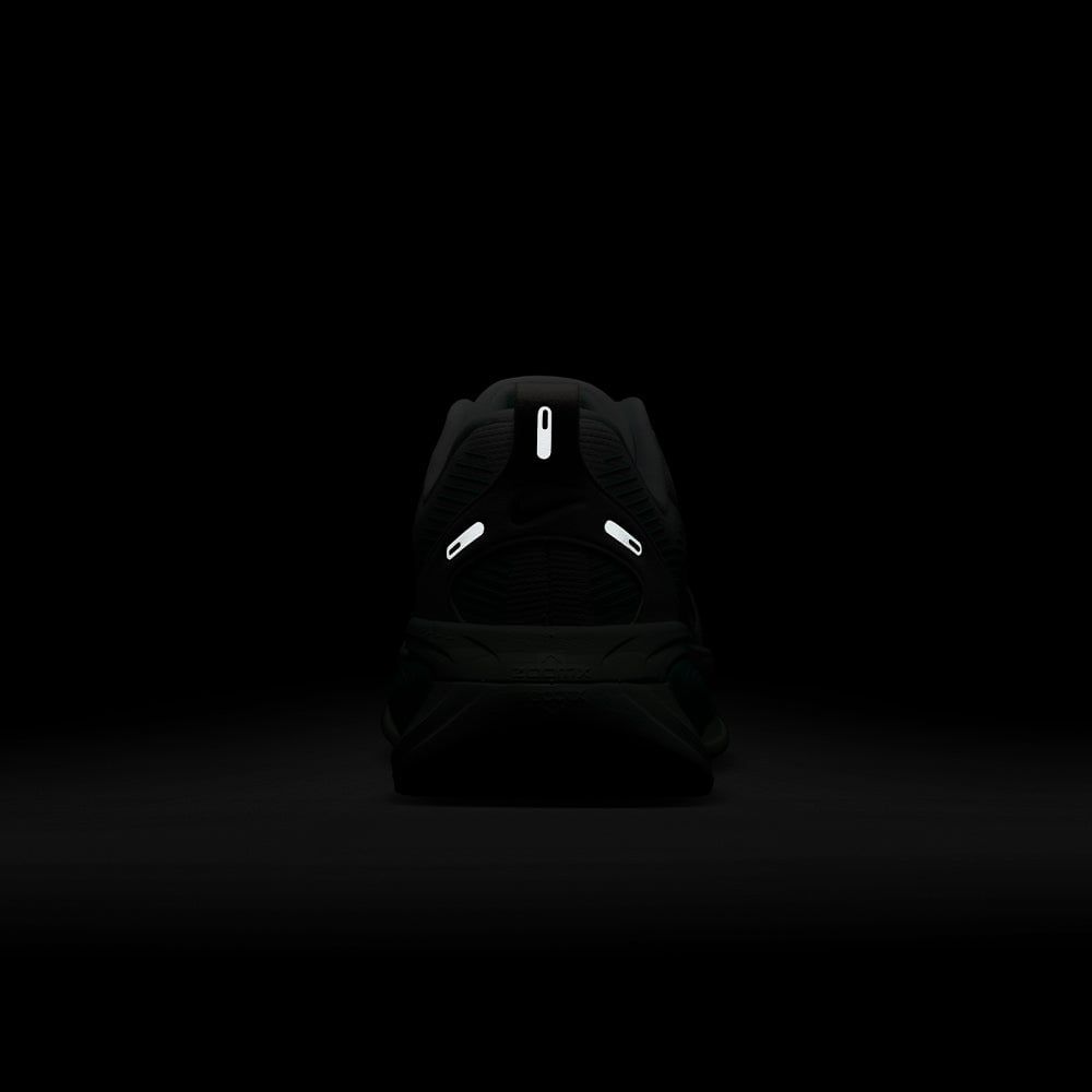 Nike - Giày chạy bộ Nữ Women's Vomero 18 Running Shoes - Mint