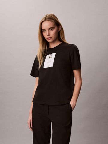 Calvin Klein - Áo Thun Tay Ngắn Nữ Kate Moss Classic Graphic Tee
