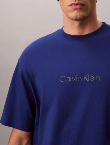 Calvin Klein - Áo Thun Tay Ngắn Nam Relaxed Standard Logo Crewneck