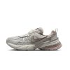 Nike - Giày thời trang thể thao Nữ Nike V2K Run Women's Shoes with Reflective Accents