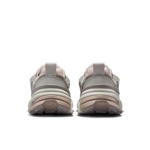 Nike - Giày thời trang thể thao Nữ Nike V2K Run Women's Shoes with Reflective Accents