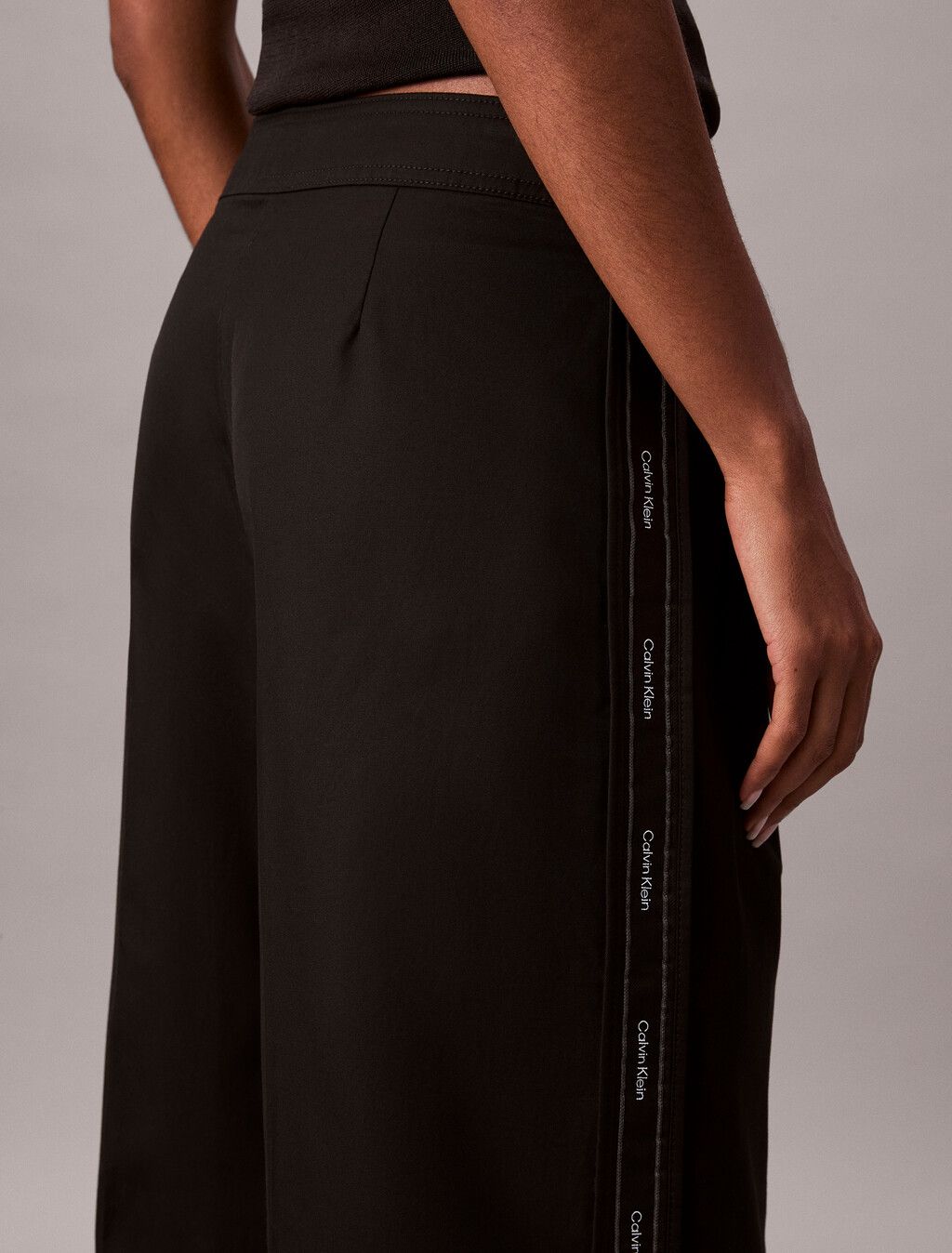 Calvin Klein - Quần dài nữ Cotton Twill Logo Tape Trousers