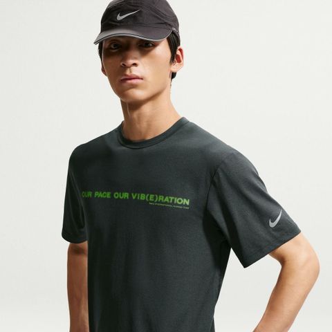 Nike - Áo Tay Ngắn Thể Thao Nam Hyverse Dri-FIT UV Protection Short-Sleeve Running Top