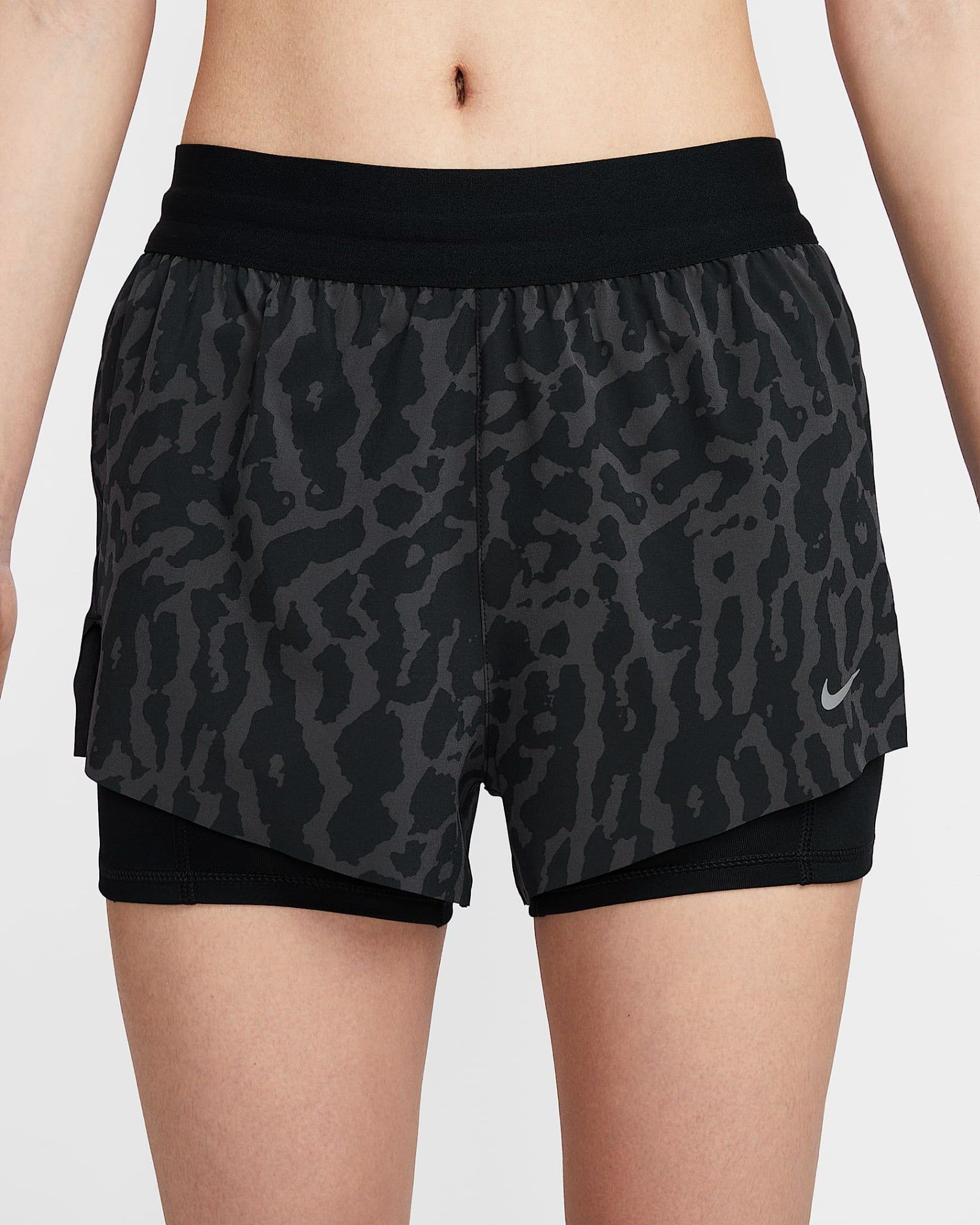 Nike - Quần ngắn thể thao Nữ Nike Swift Women's Dri-FIT Mid-Rise 2-in-1 Printed Running Shorts