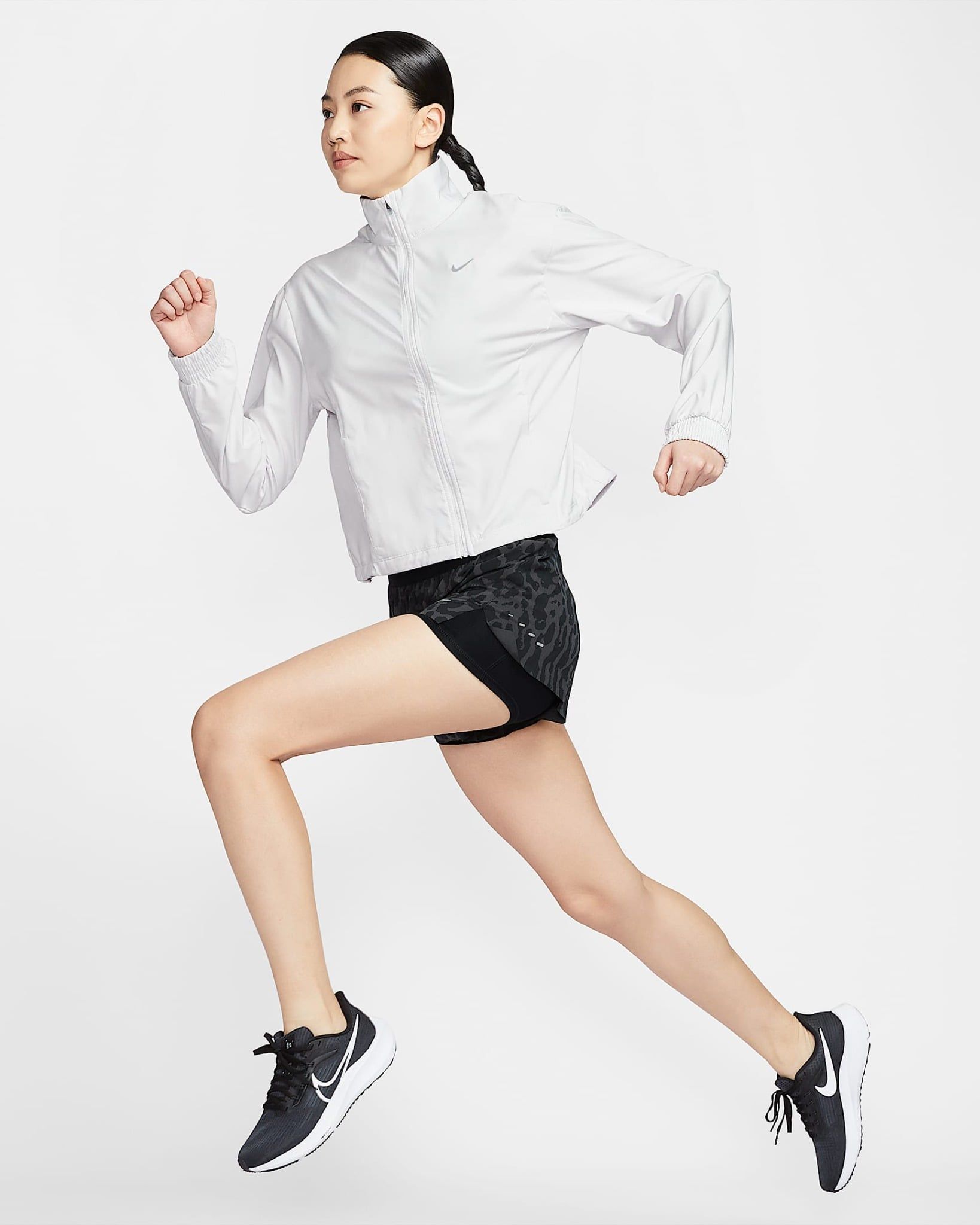 Nike - Quần ngắn thể thao Nữ Nike Swift Women's Dri-FIT Mid-Rise 2-in-1 Printed Running Shorts