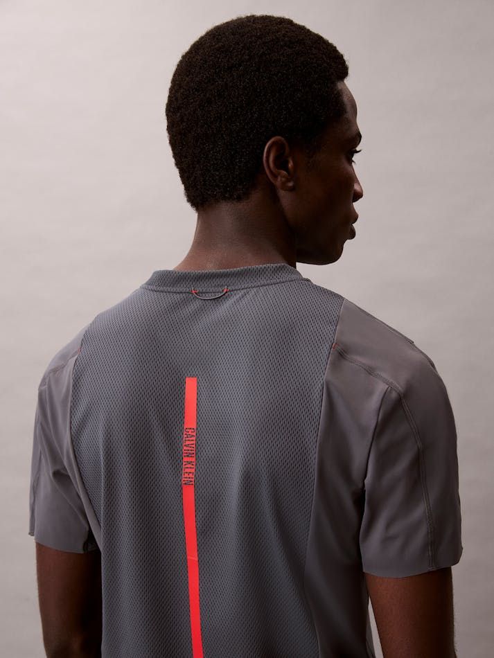 Calvin Klein - Áo thun thể thao nam Intense Power Gym T-Shirt