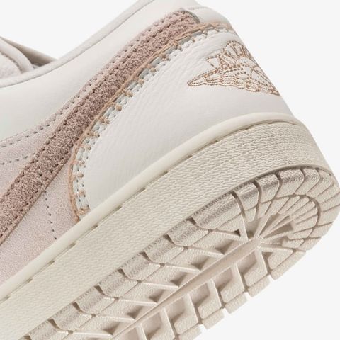 Nike - Giày thời trang thể thao Nữ Air Jordan 1 Low SE Women's shoes - 4