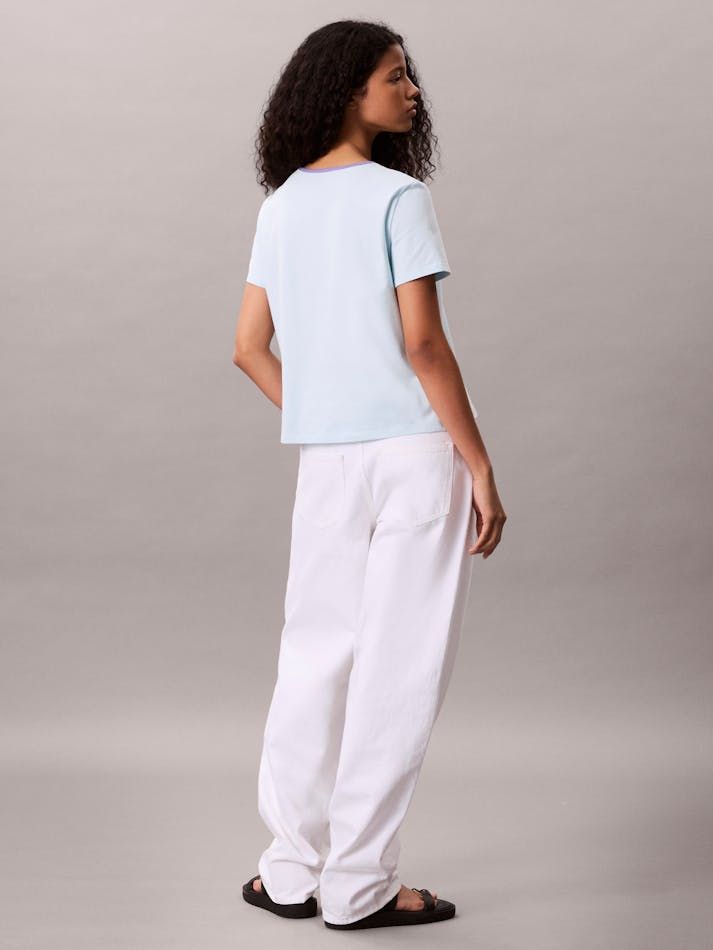 Calvin Klein - Áo phông thời trang nữ Logo Graphic Baby Tee