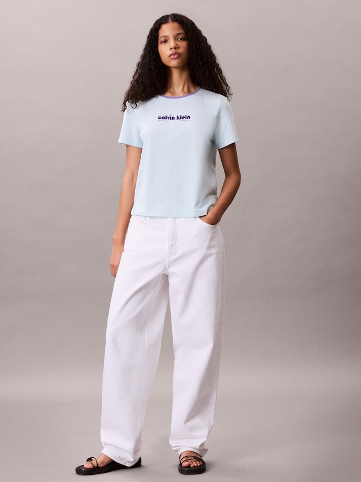 Calvin Klein - Áo phông thời trang nữ Logo Graphic Baby Tee