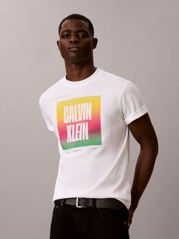 Calvin Klein - Áo Thun Tay Ngắn Nam Relaxed Pride Logo T-Shirt