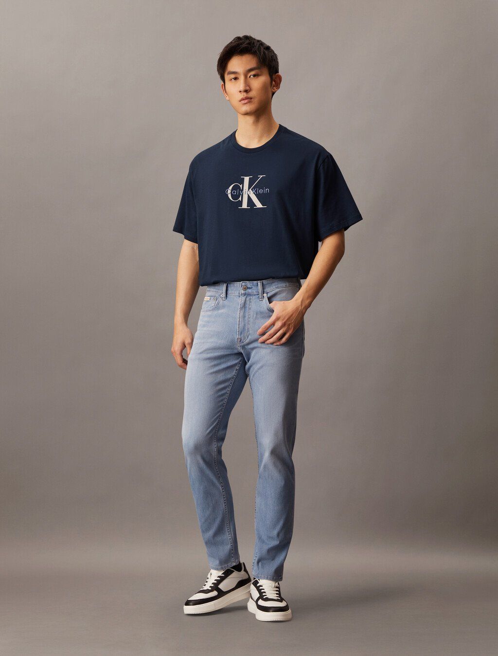 Calvin Klein - Áo phông thời trang nam Monogram T-shirt