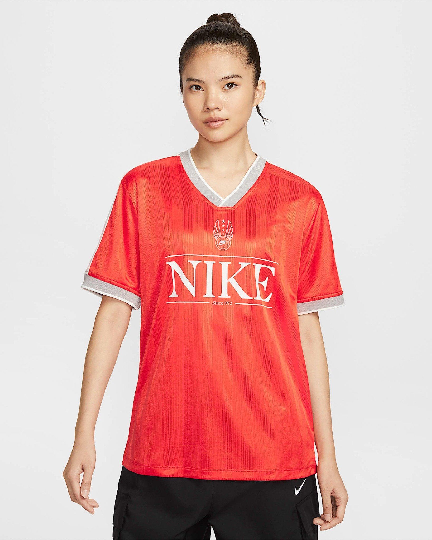 Nike - Áo tay ngắn thể thao Nữ Sportswear Women's V-Neck Jersey Top