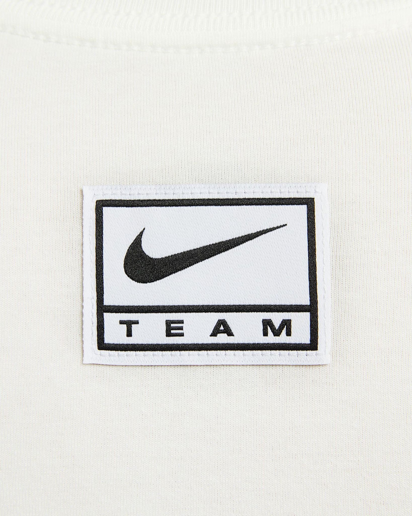 Nike - Áo thun tay ngắn thể thao Nữ Sportswear Women's Slim Cropped T-Shirt