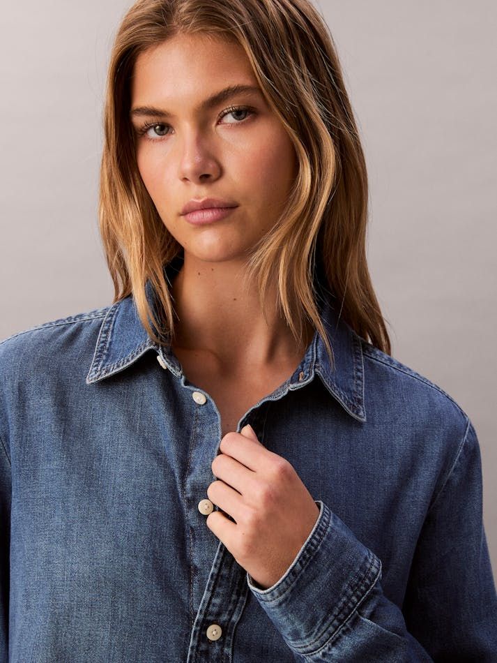 Calvin Klein - Áo sơ mi jean nữ Denim Cropped Button-Down Shirt