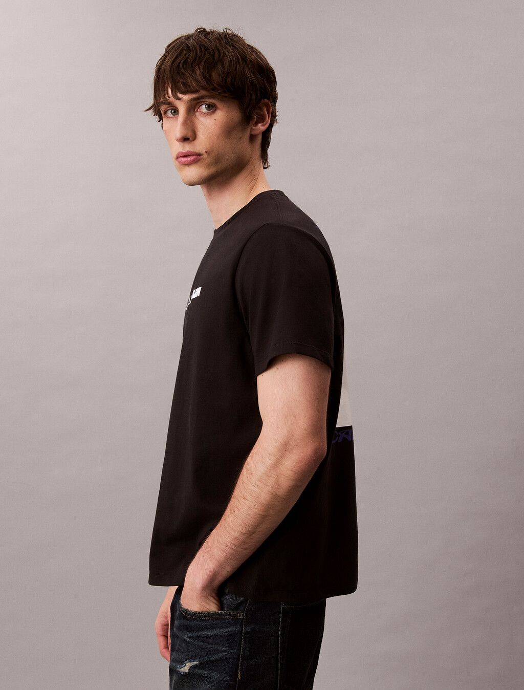 Calvin Klein - Áo thun thời trang nam Bold Logo Graphic Relaxed T-Shirt