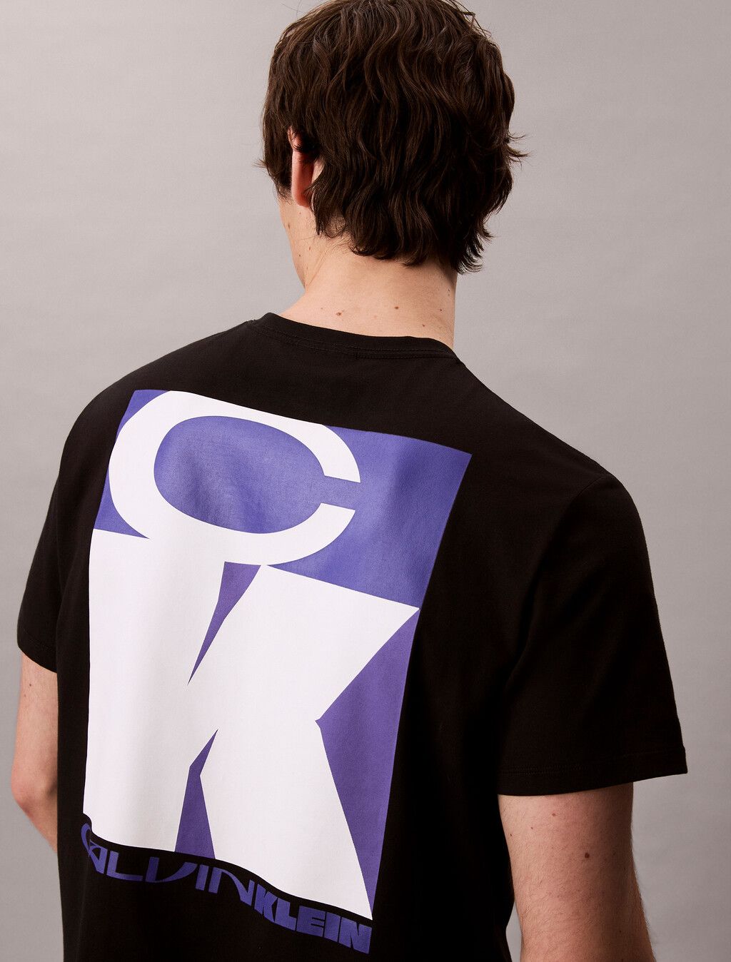 Calvin Klein - Áo thun thời trang nam Bold Logo Graphic Relaxed T-Shirt