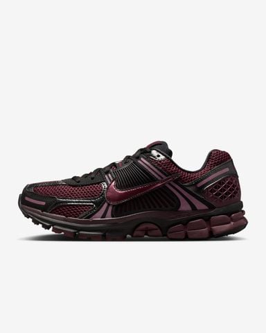 Nike - Giày thời trang thể thao Nữ Zoom Vomero 5 Women's shoes with reflective accents