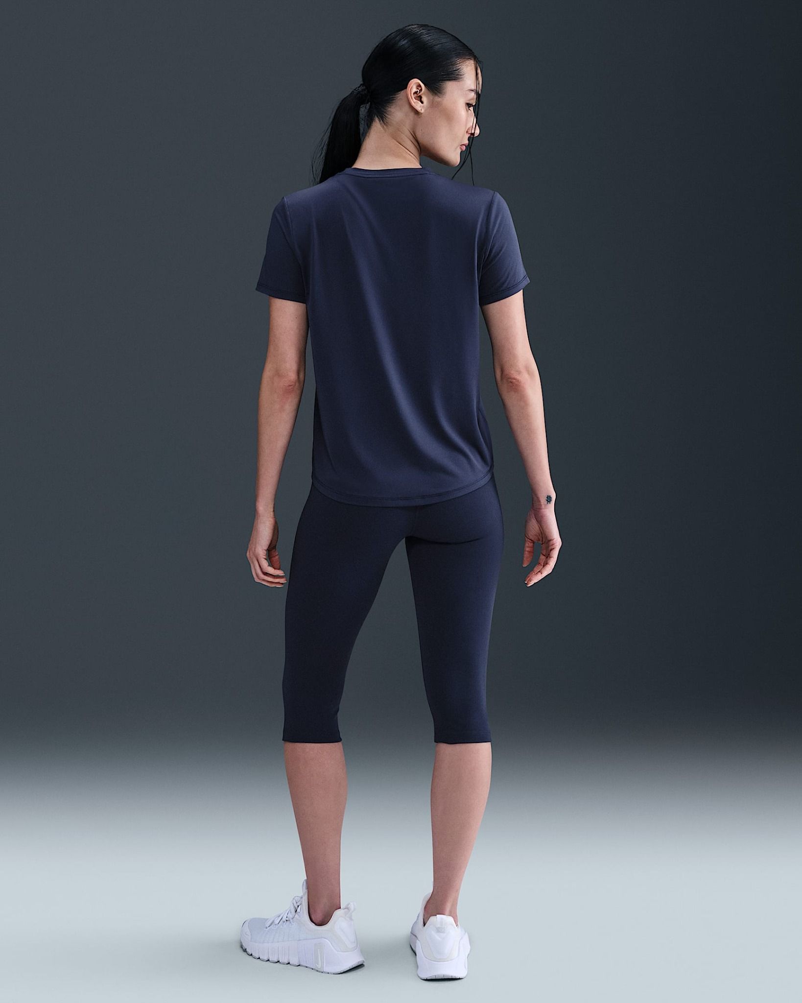 Nike - Áo thun tay ngắn thể thao Nữ One Classic Women's Dri-FIT Short-Sleeve Top