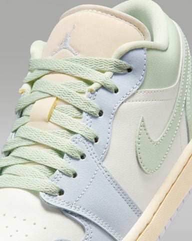 Nike - Giày Sneakers Nữ Air Jordan 1 Low