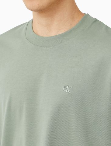 Calvin Klein - Áo Thun Tay Ngắn Nam Oversized Emboss Monologo