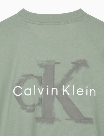 Calvin Klein - Áo Thun Tay Ngắn Nam Oversized Emboss Monologo