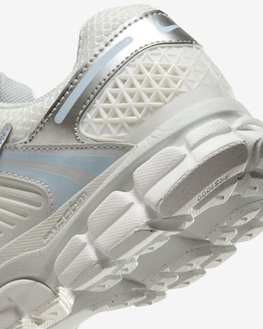 Nike - Giày thời trang thể thao Nữ Zoom Vomero 5 Women's Shoes