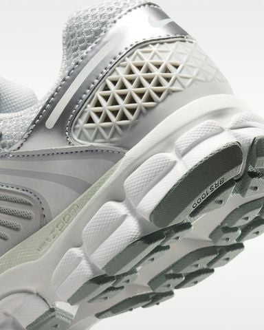 Nike - Giày Chạy Bộ Nữ Zoom Vomero 5
