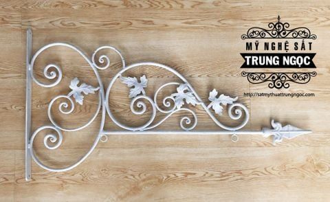 móc treo bảng hiệu nghệ thuật