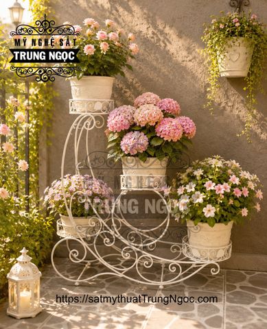 kệ trưng hoa sắt nghệ thuật