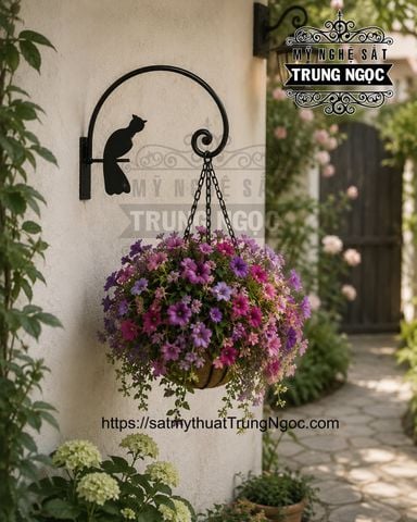 móc treo hoa sắt nghệ thuật