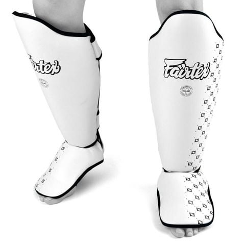 Bảo Hộ Chân Fairtex Sp5 Competition Muay Thai Shin Guards - White